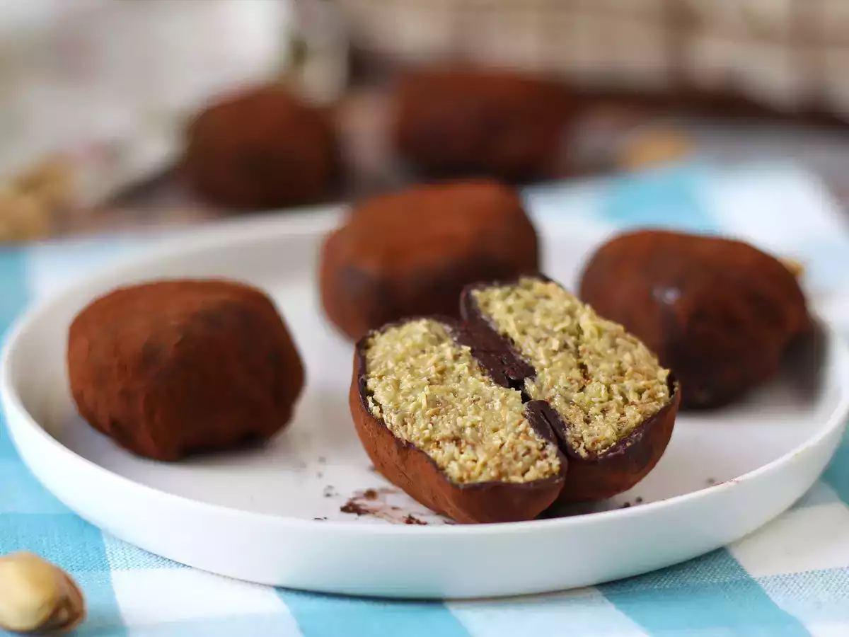 Dubajské žvýkací sušenky, virální recept na mochis s pistáciovou a kadaifovou náplní - foto 3
