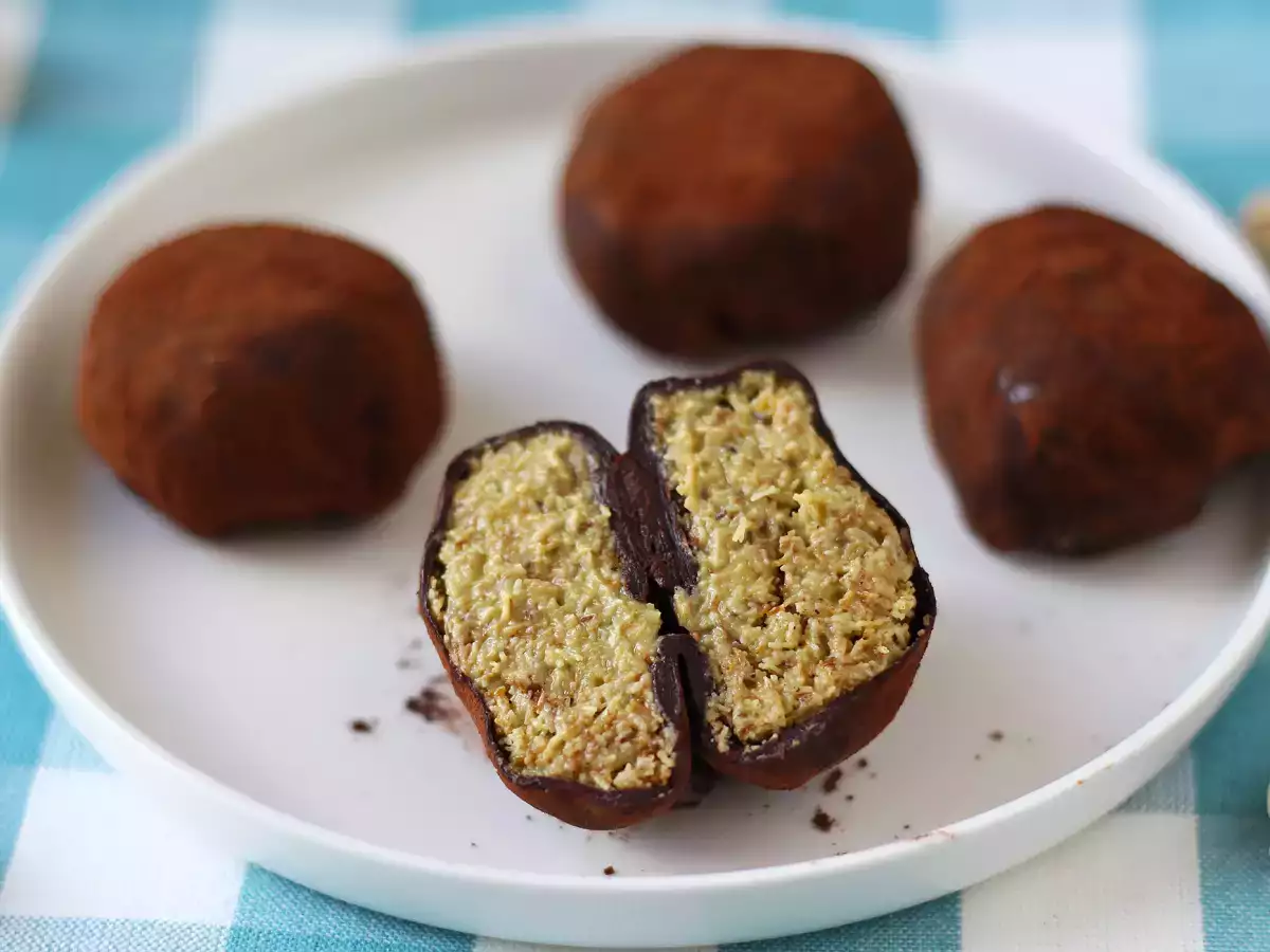 Dubajské žvýkací sušenky, virální recept na mochis s pistáciovou a kadaifovou náplní - foto 5