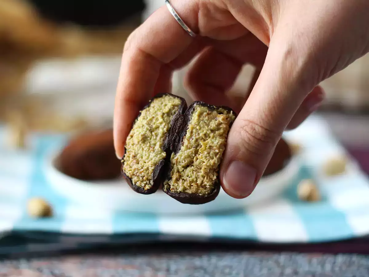 Dubajské žvýkací sušenky, virální recept na mochis s pistáciovou a kadaifovou náplní - foto 6
