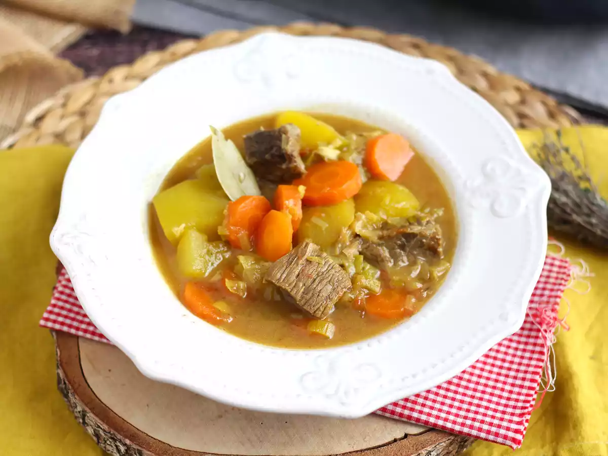 Dušené hovězí maso s bramborami v tlakovém hrnci - foto 3