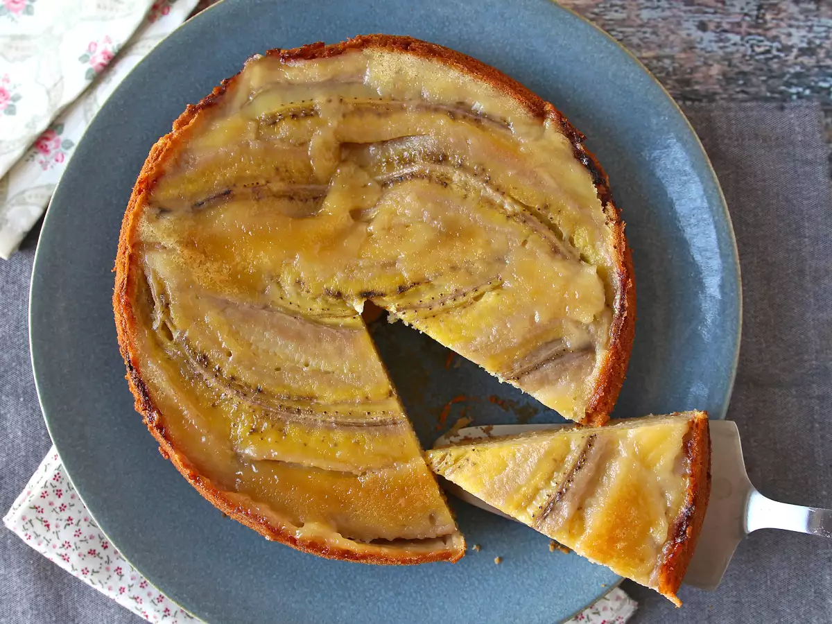 Extra fondánový obrácený banánový dort - foto 9