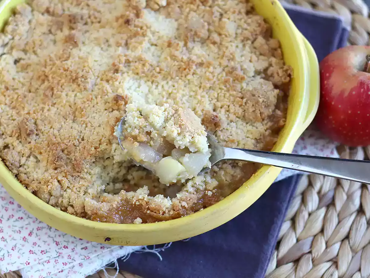 Extra křupavý a rozplývající se jablečno-hruškový crumble - foto 3