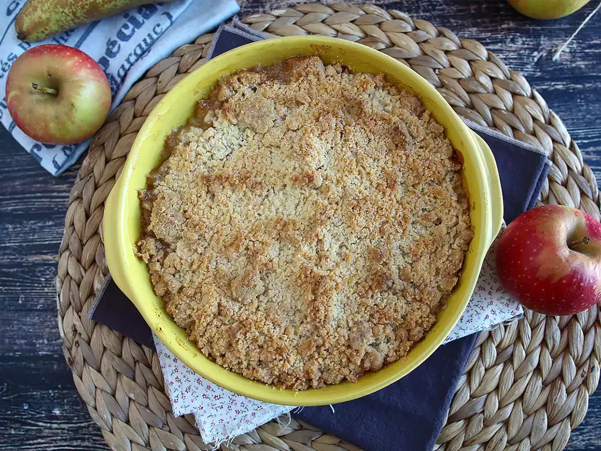 Extra křupavý a vláčný crumble s jablky a hruškami - foto 2