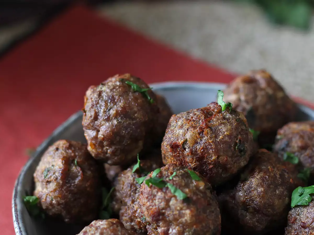 Extra šťavnaté masové kuličky v horkovzdušné fritéze: snadný a rychlý recept z hovězího masa - foto 6
