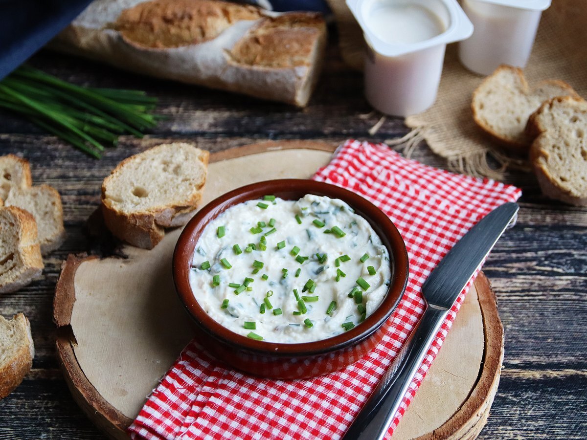 Falešný sýr česnek a bylinky (veganský sýr na bázi sóji!) - foto 4
