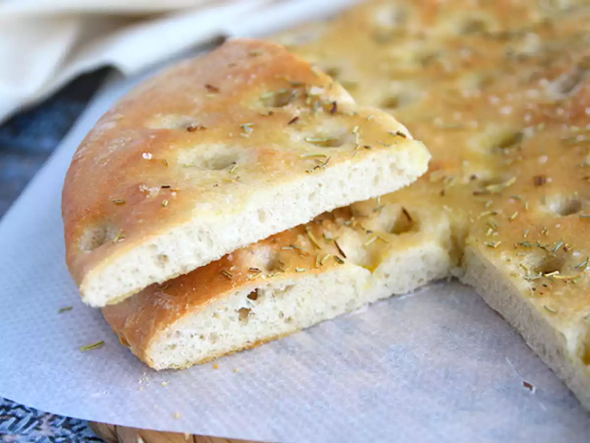 Focaccia, italský chléb s rozmarýnem - foto 4