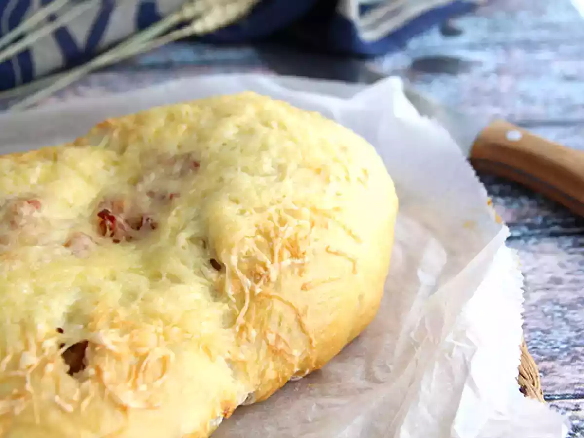 Fougasse se slaninou a cibulí - foto 3