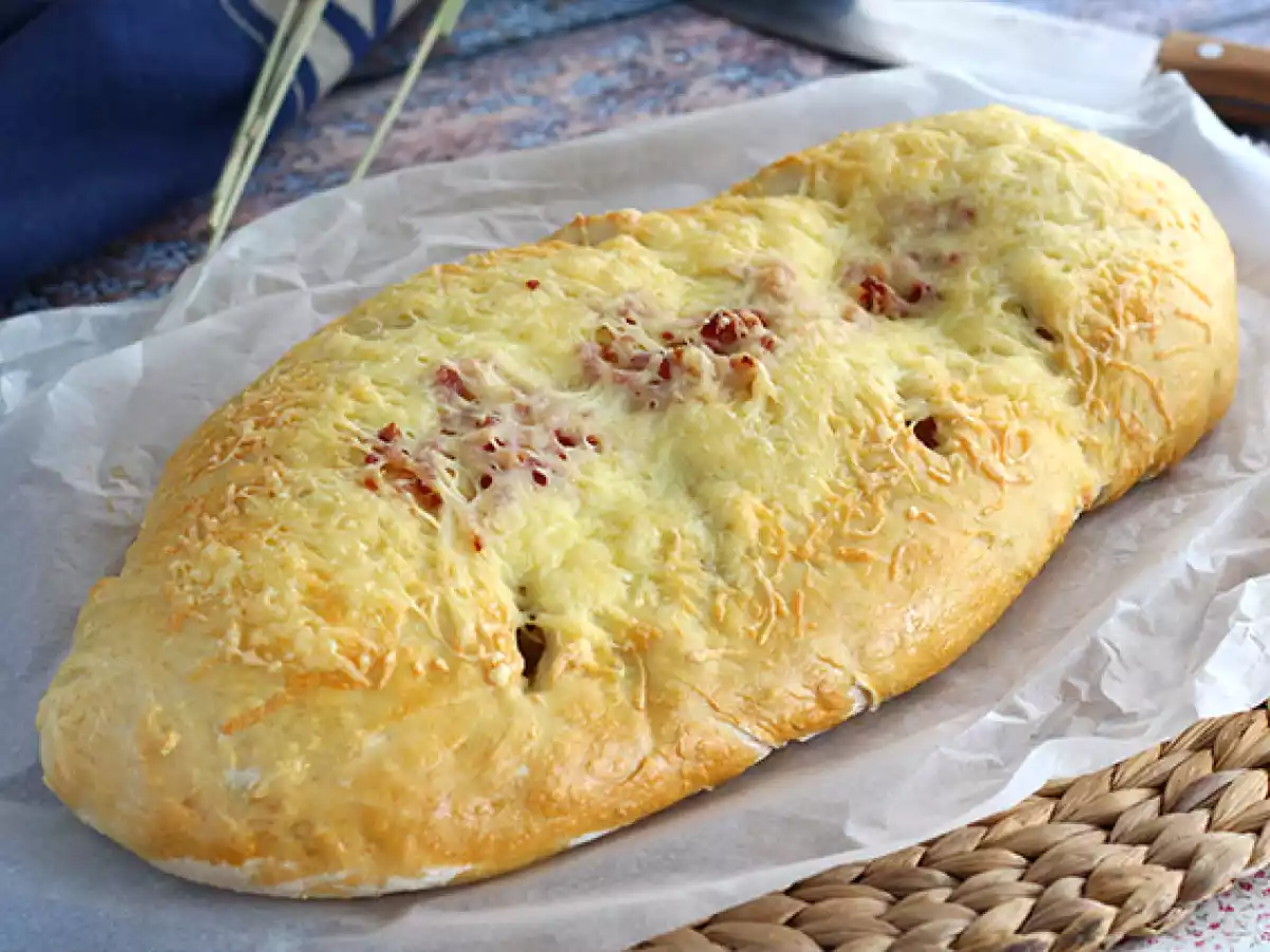 Fougasse se slaninou a cibulí - foto 4