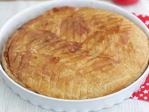 Recept Francouzský tříkrálový koláč s frangipanem (galette des rois)