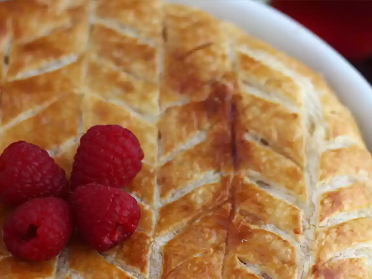 Frangipane malinová pistáciová galette des rois - foto 3