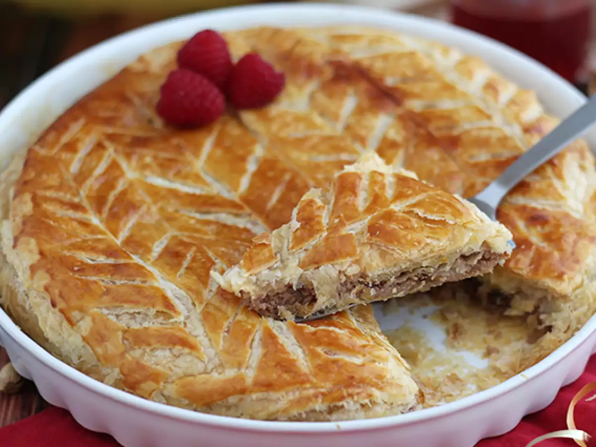 Galette des rois s frangipane, malinami a pistáciemi - foto 5