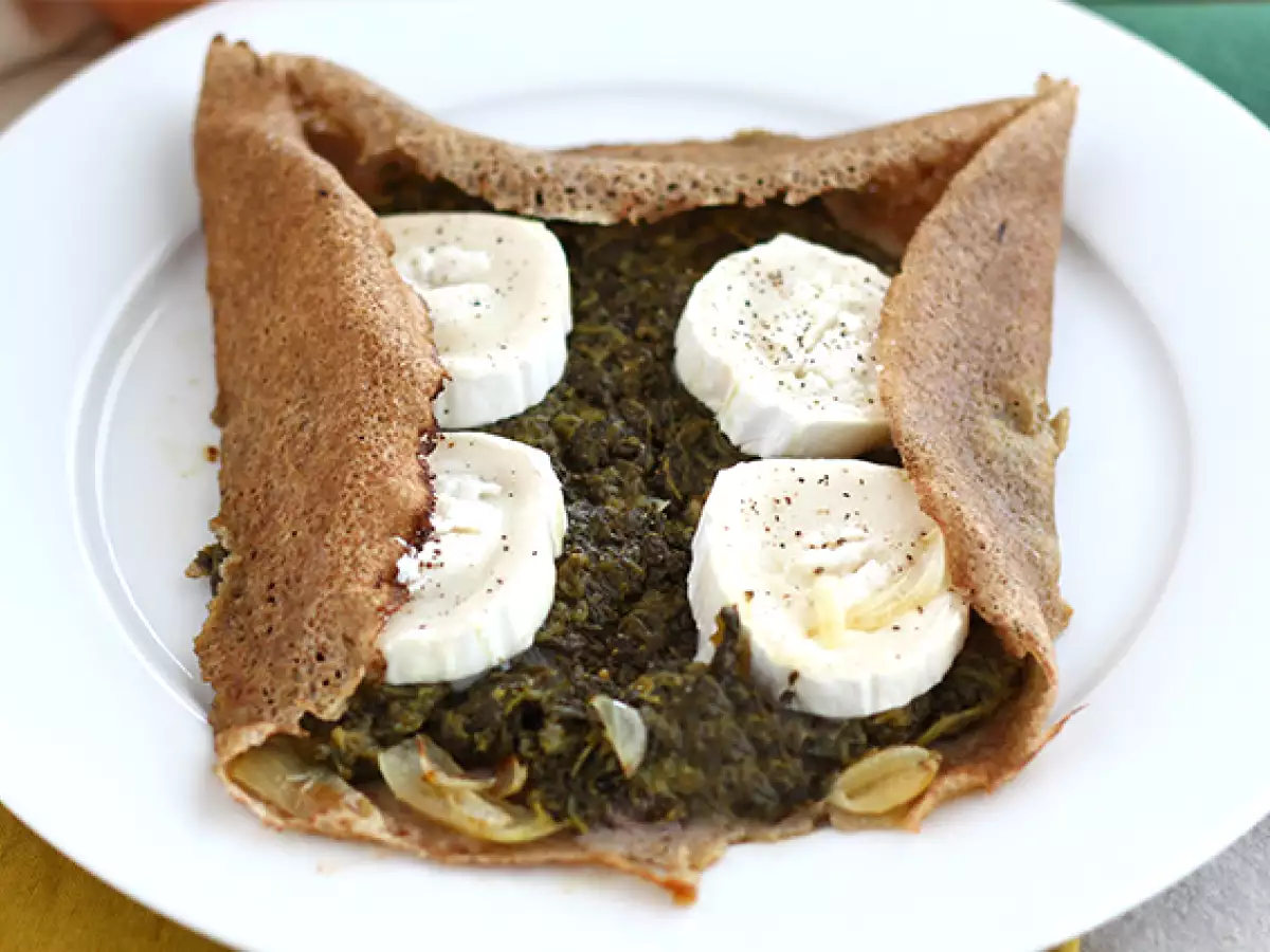 Galette se sýrem z kozího mléka a špenátem