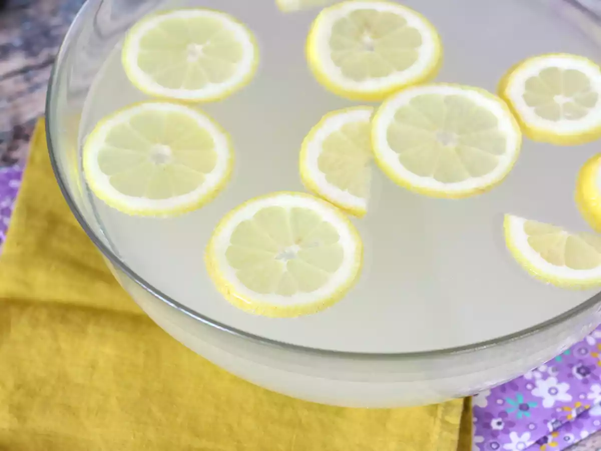 Gin fizz, o který se můžete během aperitivu podělit se všemi hosty. - foto 2
