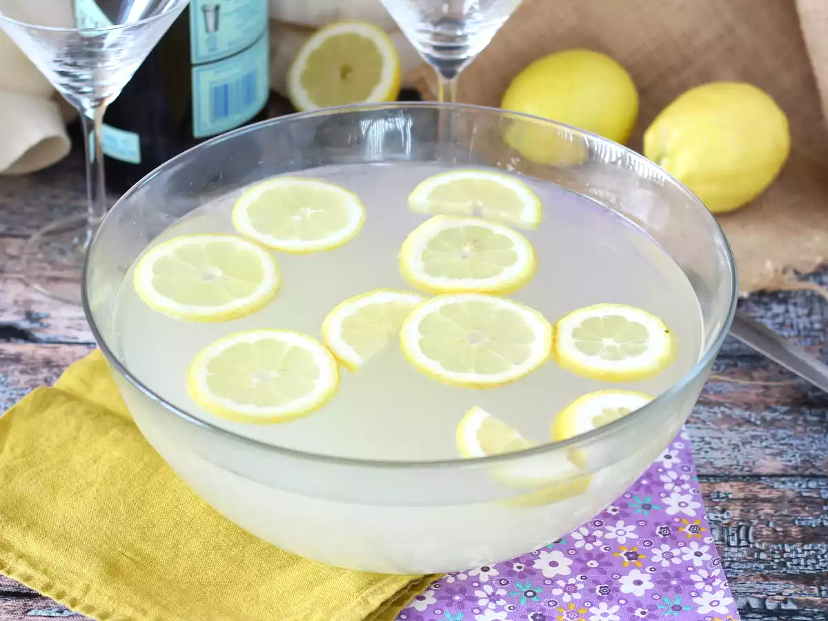 Gin fizz, o který se můžete během aperitivu podělit se všemi hosty. - foto 4