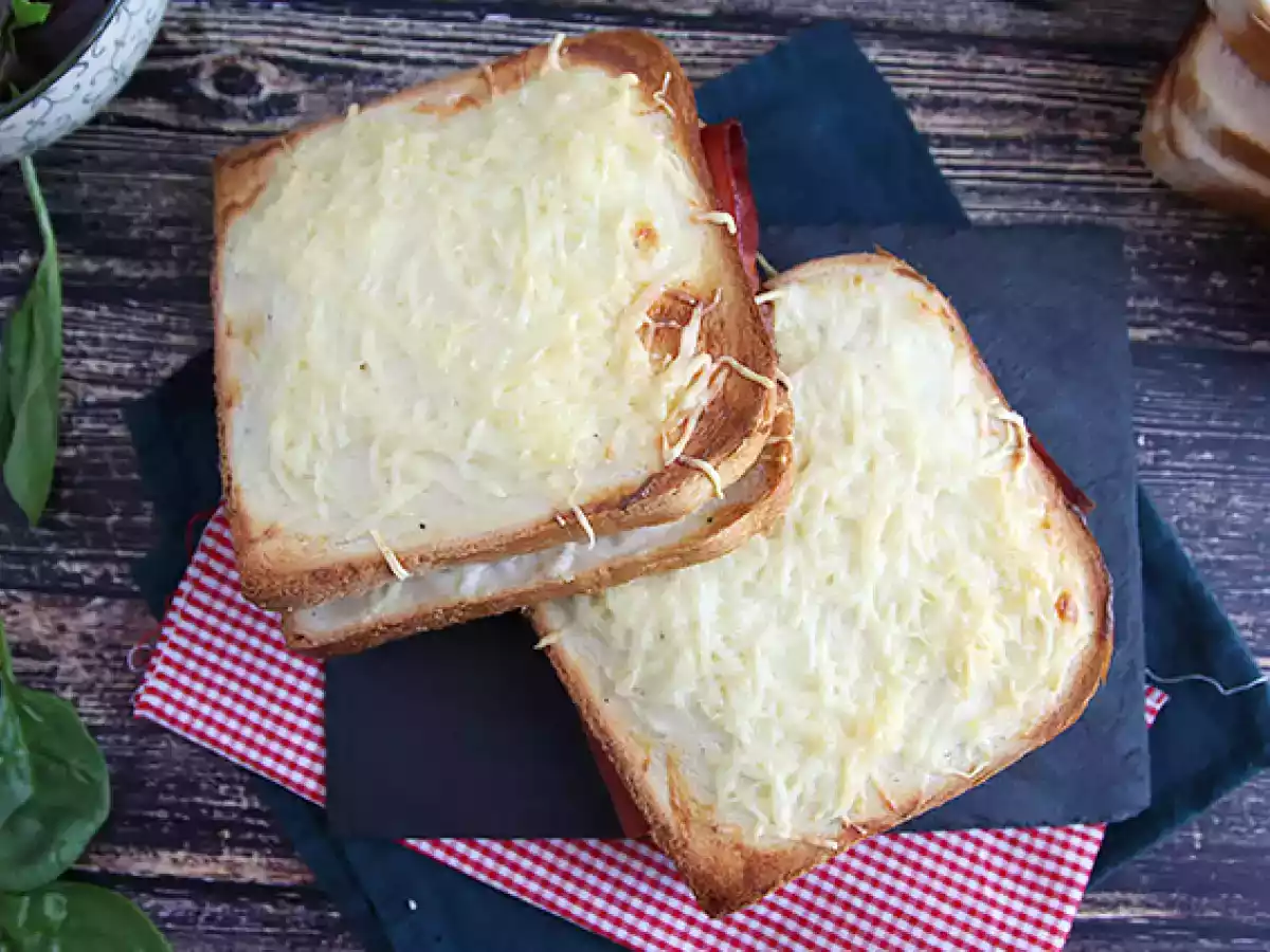 Gurmánské croque-monsieur s bešamelovou omáčkou - foto 4