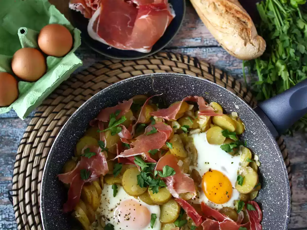 Huevos rotos, velmi snadný španělský recept na brambory a vejce - foto 4