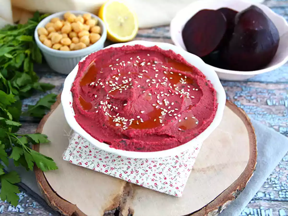 Hummus z červené řepy
