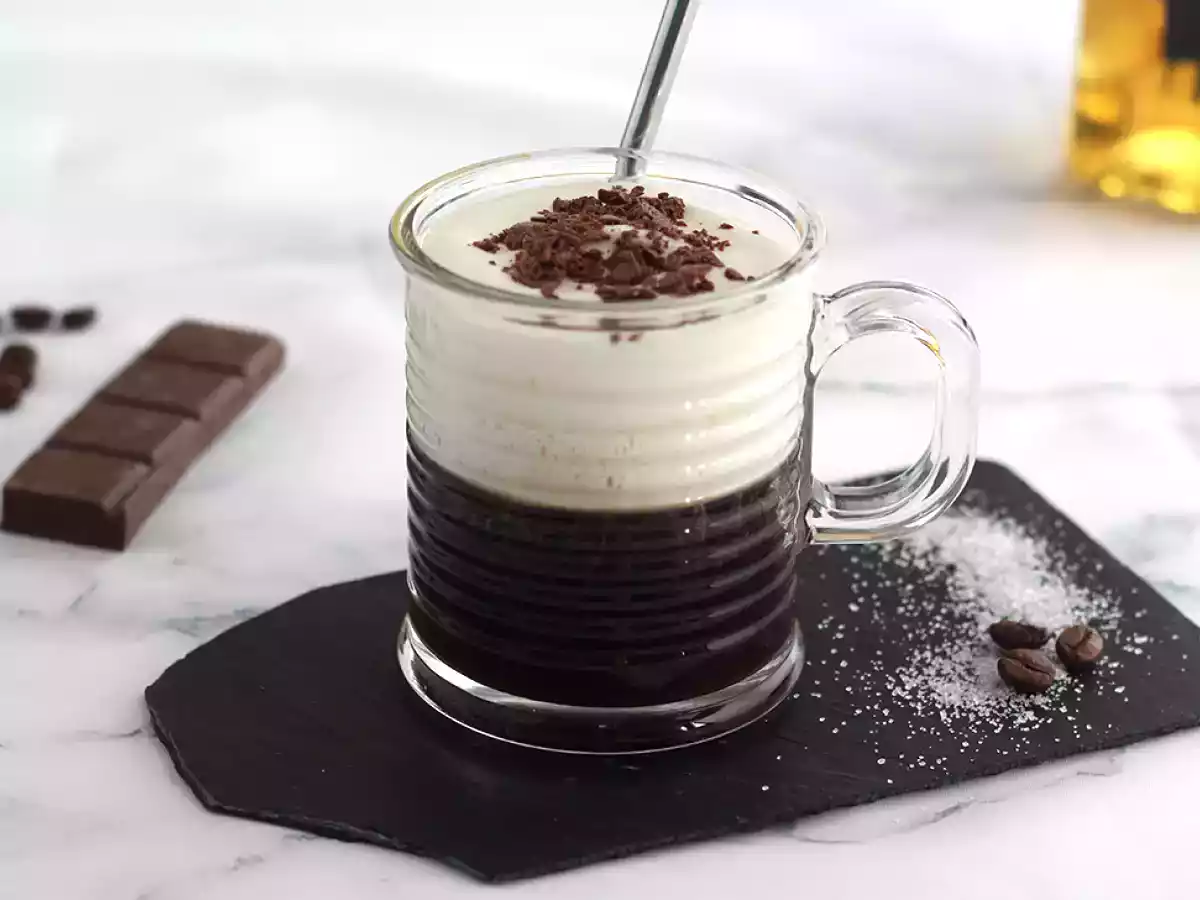 Irish Coffee (káva s whisky a šlehačkou) - foto 4