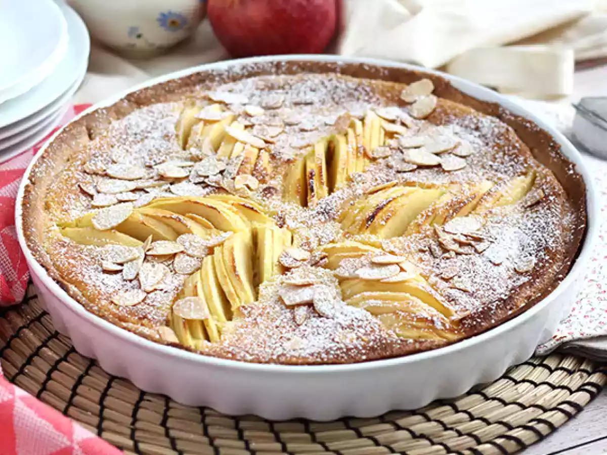 Jablečný a mandlový koláč (Tarte normande)