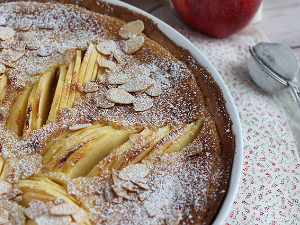 Jablečný a mandlový koláč (Tarte normande) - foto 4