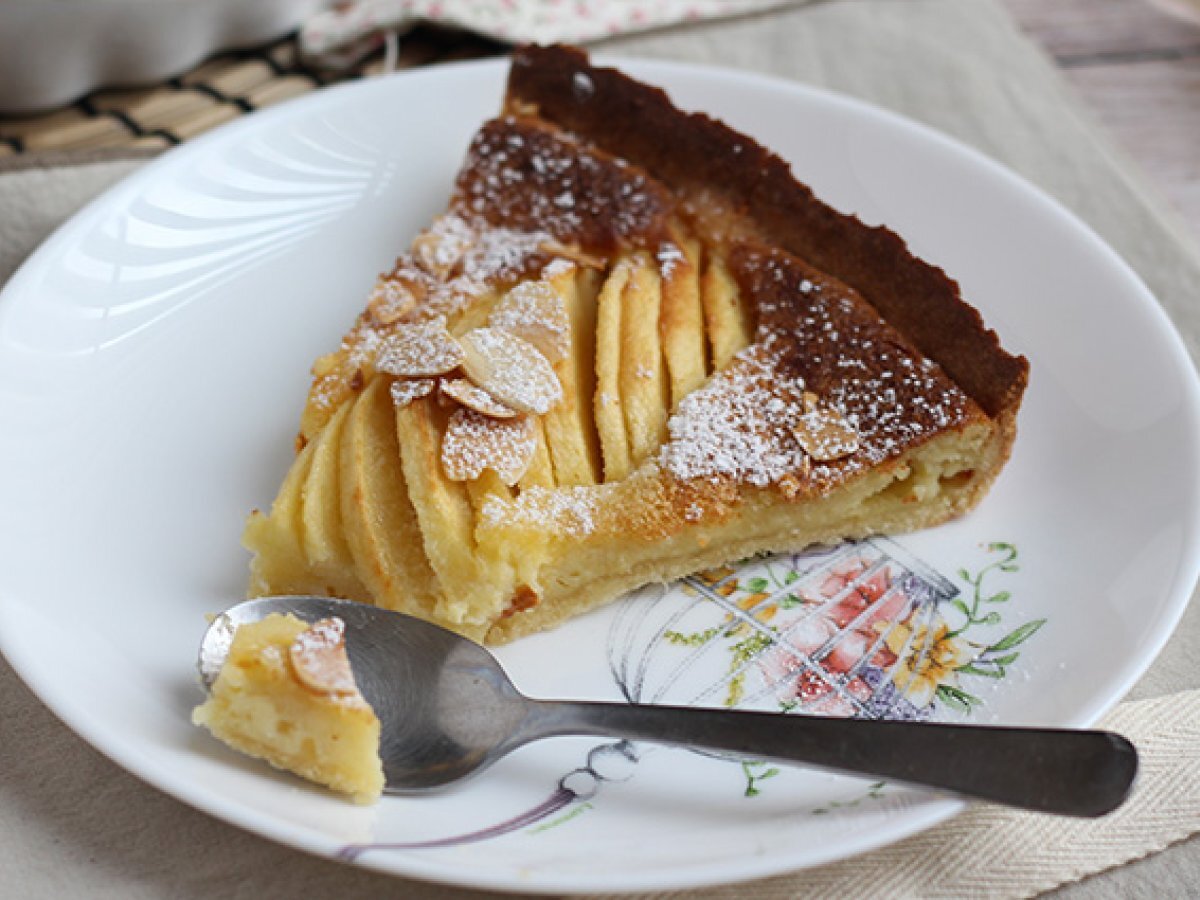 Jablečný a mandlový koláč (Tarte normande) - foto 7