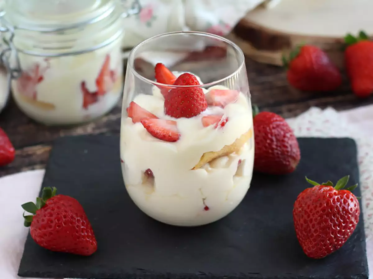 Jahodové tiramisu ve skleničkách - foto 4