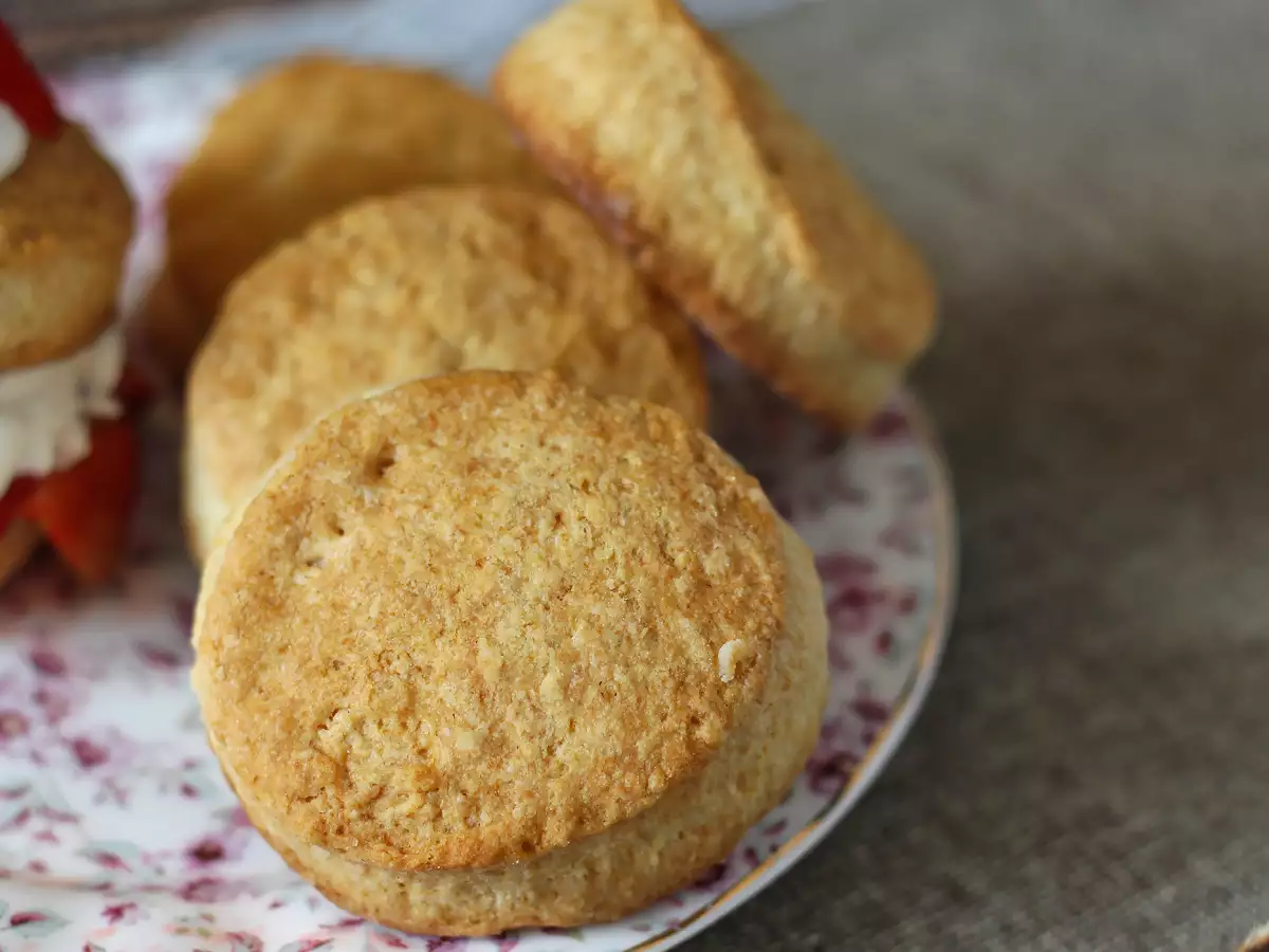 Jahodový koláč, americký jahodovo-krémový koláč, který nikdy nezklame. - foto 4