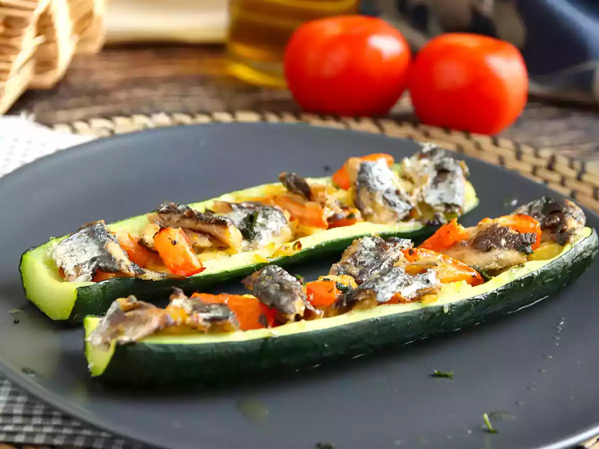 Jak připravit cukety plněné sardinkami?