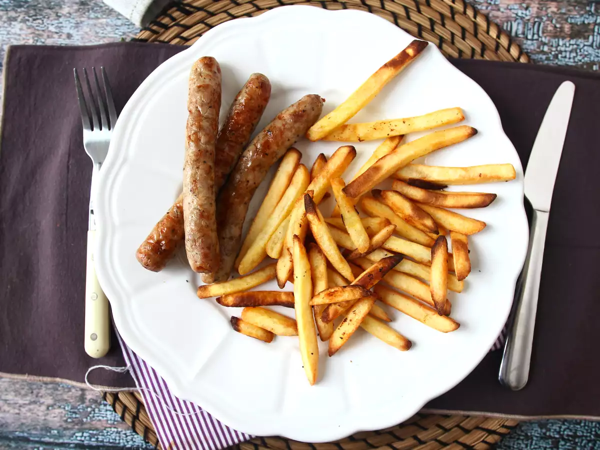 Jak připravit klobásy v horkovzdušné fritéze?