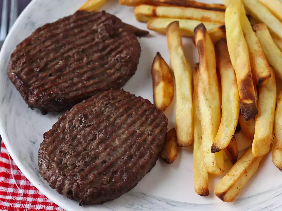 Jak připravit mletý steak v horkovzdušné fritéze? - foto 2