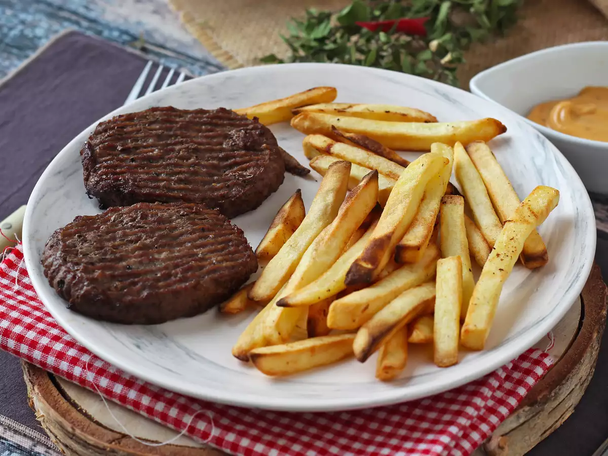 Jak připravit mletý steak v horkovzdušné fritéze? - foto 3