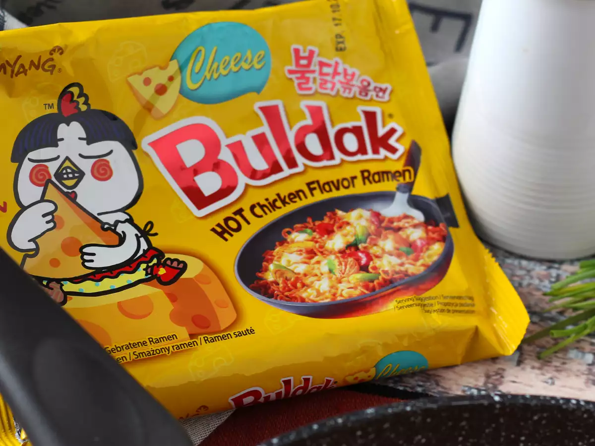Jak připravit nudle Buldak Cheese? Rychlý a snadný recept! - foto 3