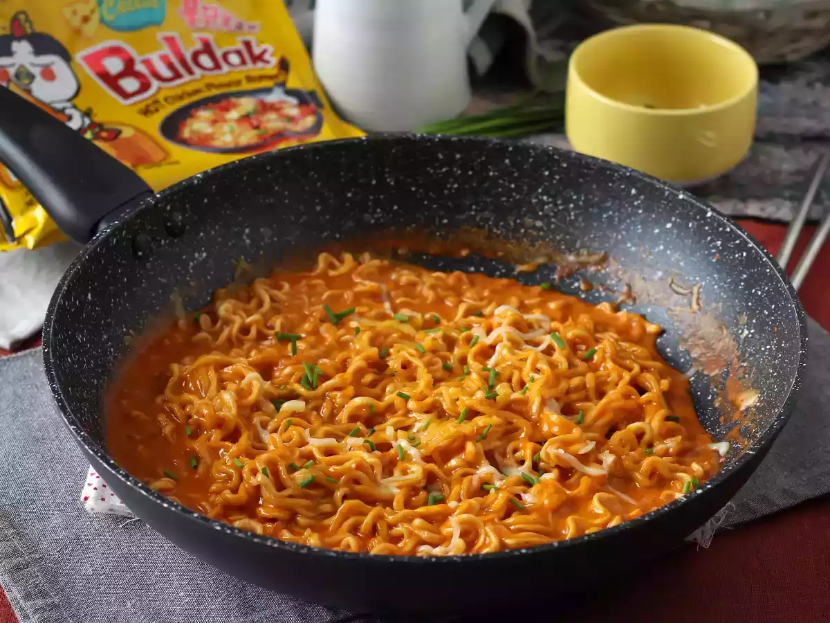 Jak uvařit Buldak s příchutí sýra? Rychlý a snadný recept! - foto 5