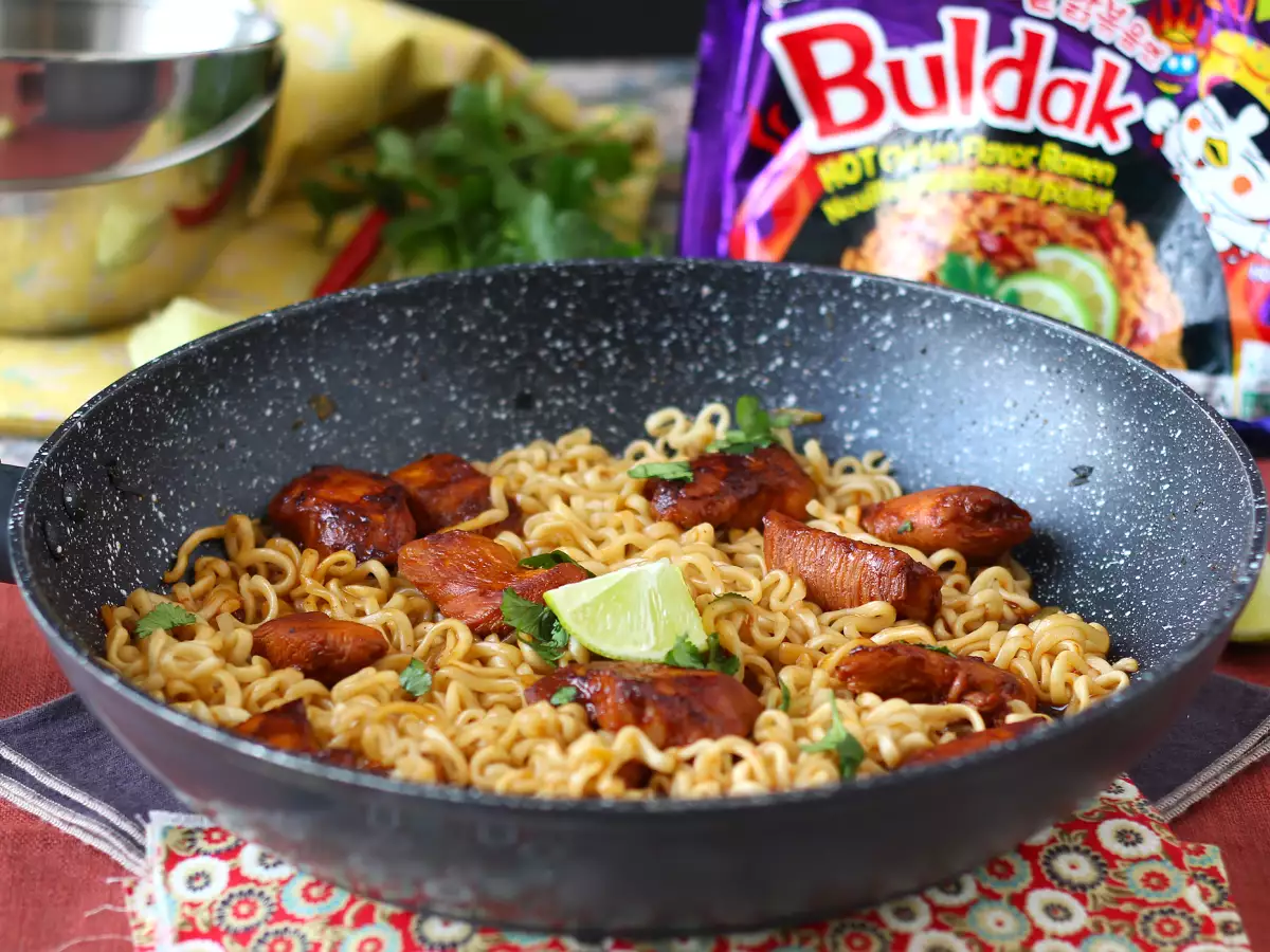 Jak uvařit nudle Buldak Habanero Lime s marinovaným kuřecím masem - foto 5