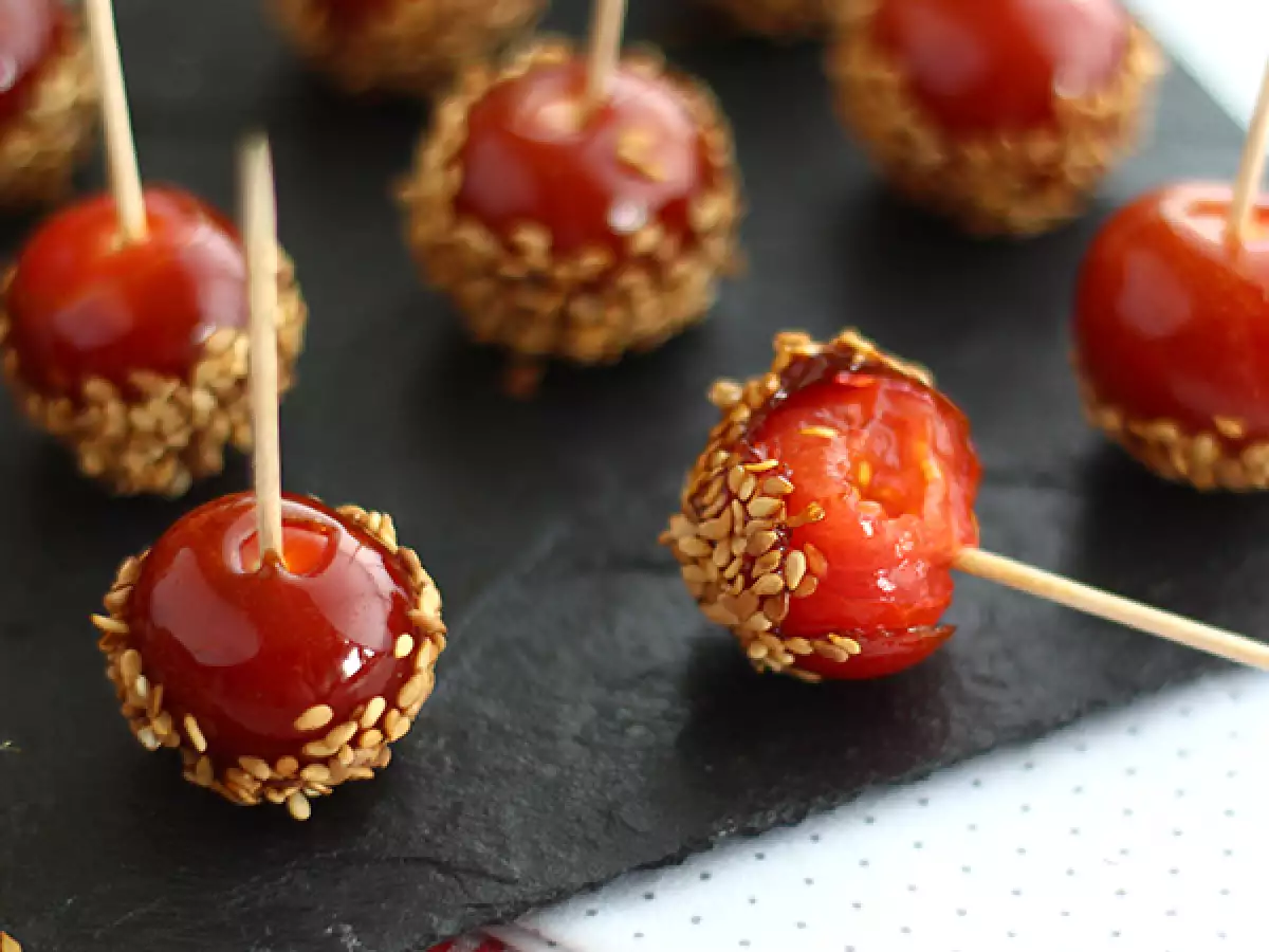 Karamelizovaná cherry rajčátka se sezamem (rajčátka lásky) - foto 3