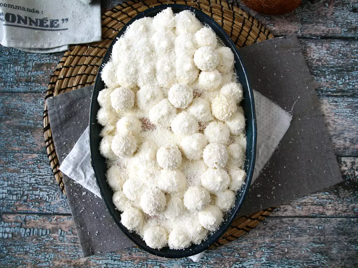 Kokosové tiramisu s Raffaello - foto 8