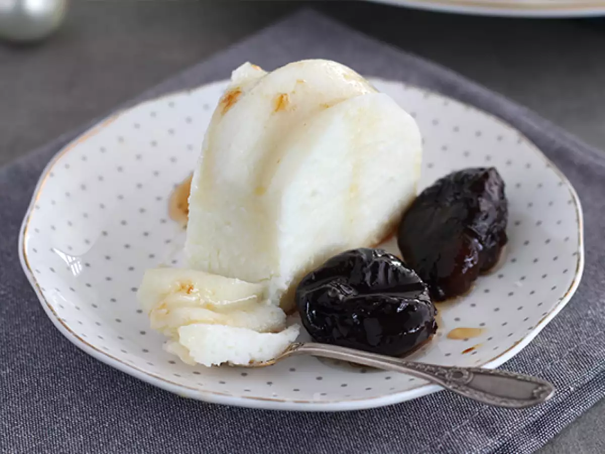 Kokosový pudink s omáčkou ze sušených švestek - foto 3