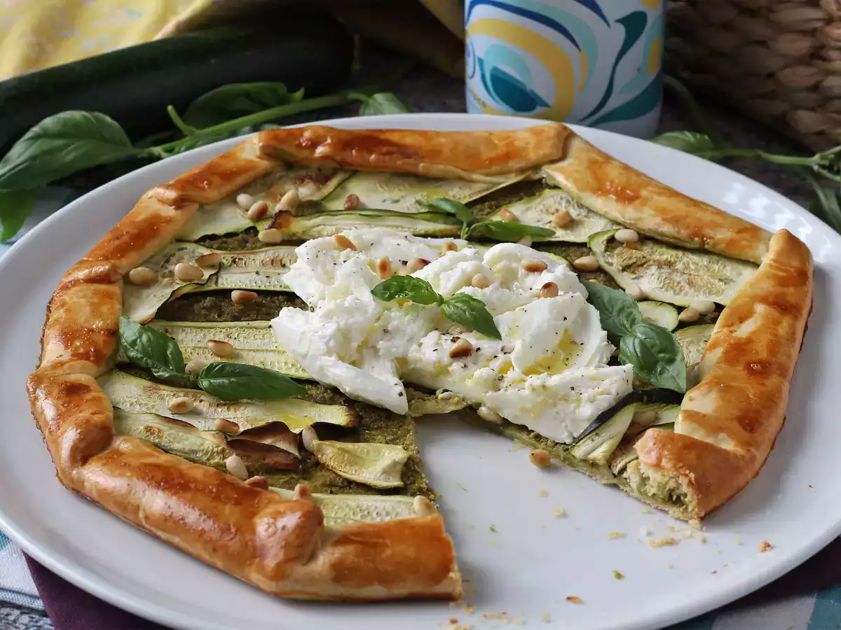 Koláč s pestem a cuketou: snadný recept, který voní jako léto! - foto 5