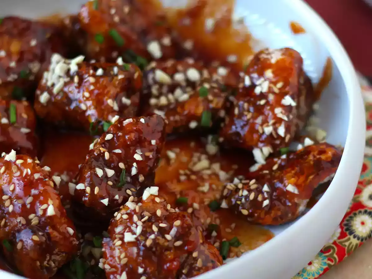 Korejské smažené kuře s pikantní omáčkou gochujang - Dakgangjeong - foto 4