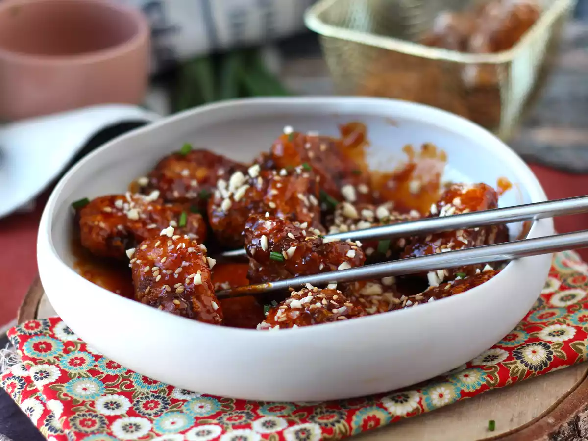 Korejské smažené kuře s pikantní omáčkou gochujang - Dakgangjeong - foto 5