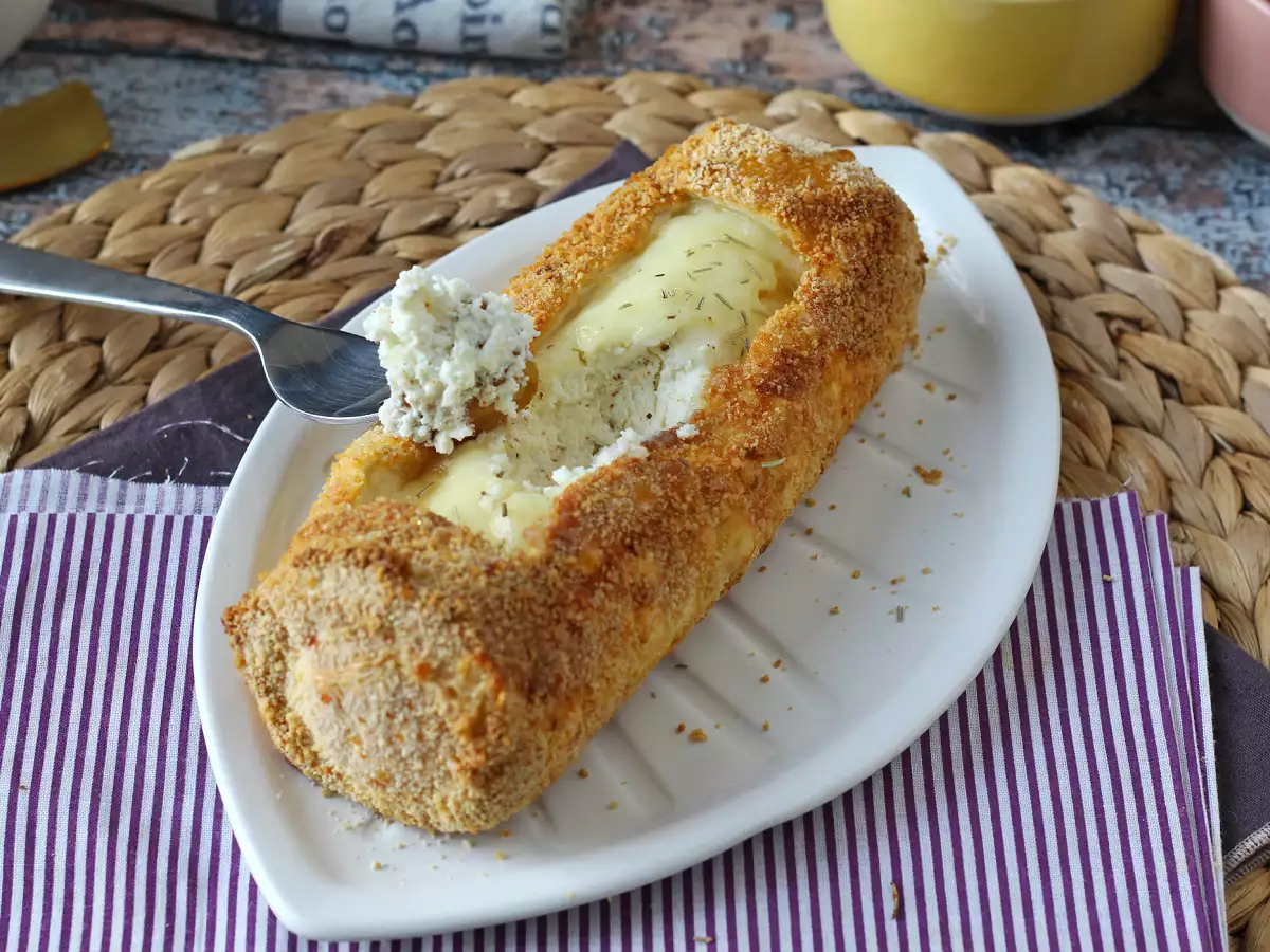 Kozí sýr v trojobalu z horkovzdušné fritézy: křupavý na povrchu a rozplývající se uvnitř - foto 7