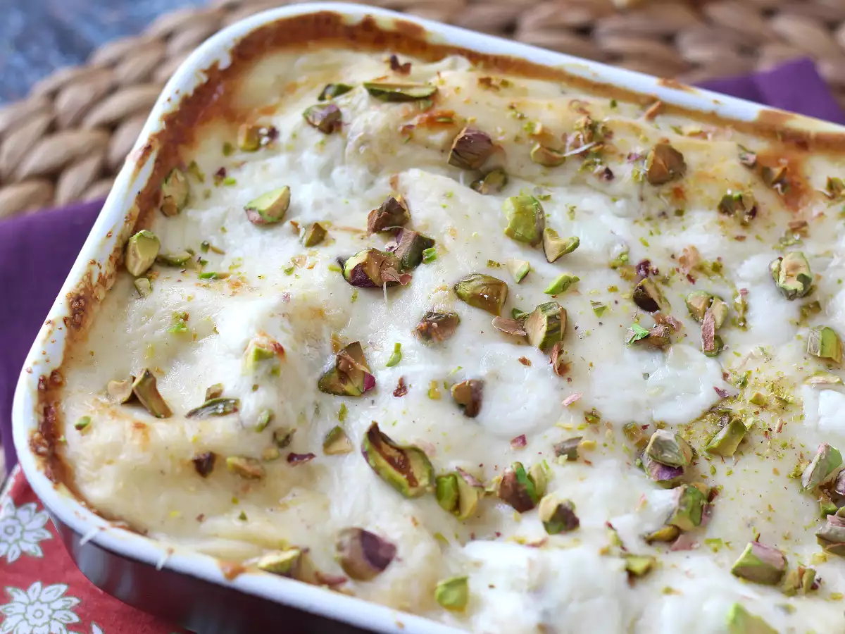 Krémové a křupavé lososové lasagne s burratou a pistáciemi - foto 2