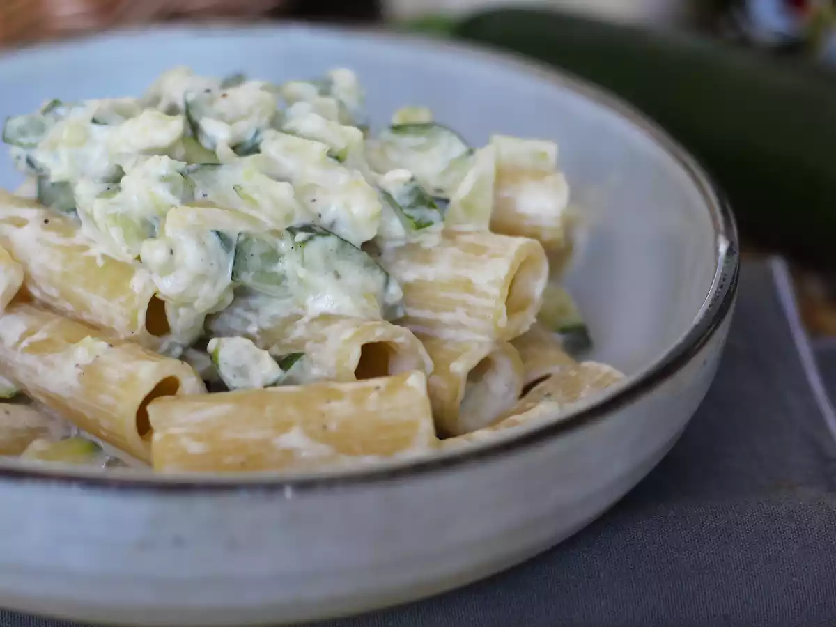 Krémové těstoviny s cuketami: chutný a velmi rychlý recept