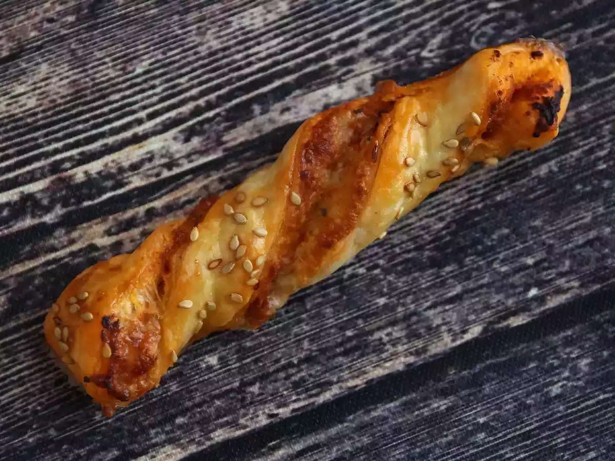 Kroucené listové těsto s pestem rosso a mozzarellou - foto 4