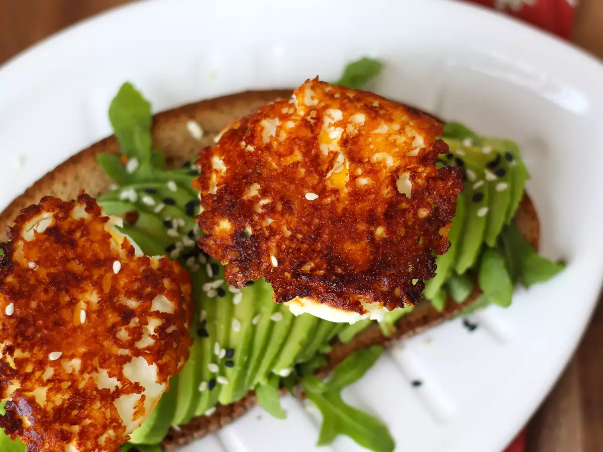 Křupavá vejce s fetou: velmi jednoduchý a trendy recept - foto 2