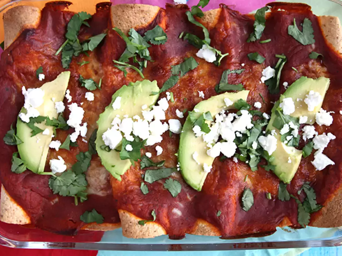 Kuřecí enchilady s chilli omáčkou - foto 3