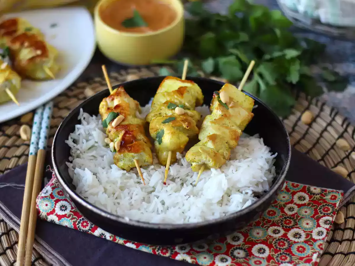 Kuřecí kebab s omáčkou satay, kulinářská cesta do Asie!