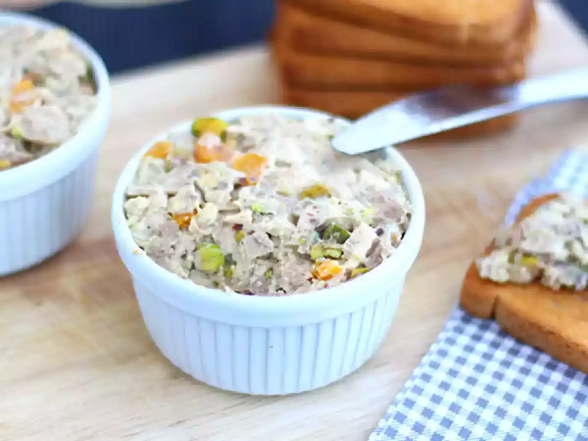 Kuřecí rillettes s hořčicí a pistáciemi
