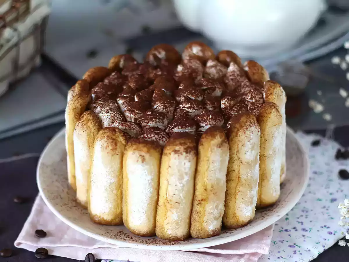 Lahodná charlotte ve stylu tiramisu bez vajec - foto 2