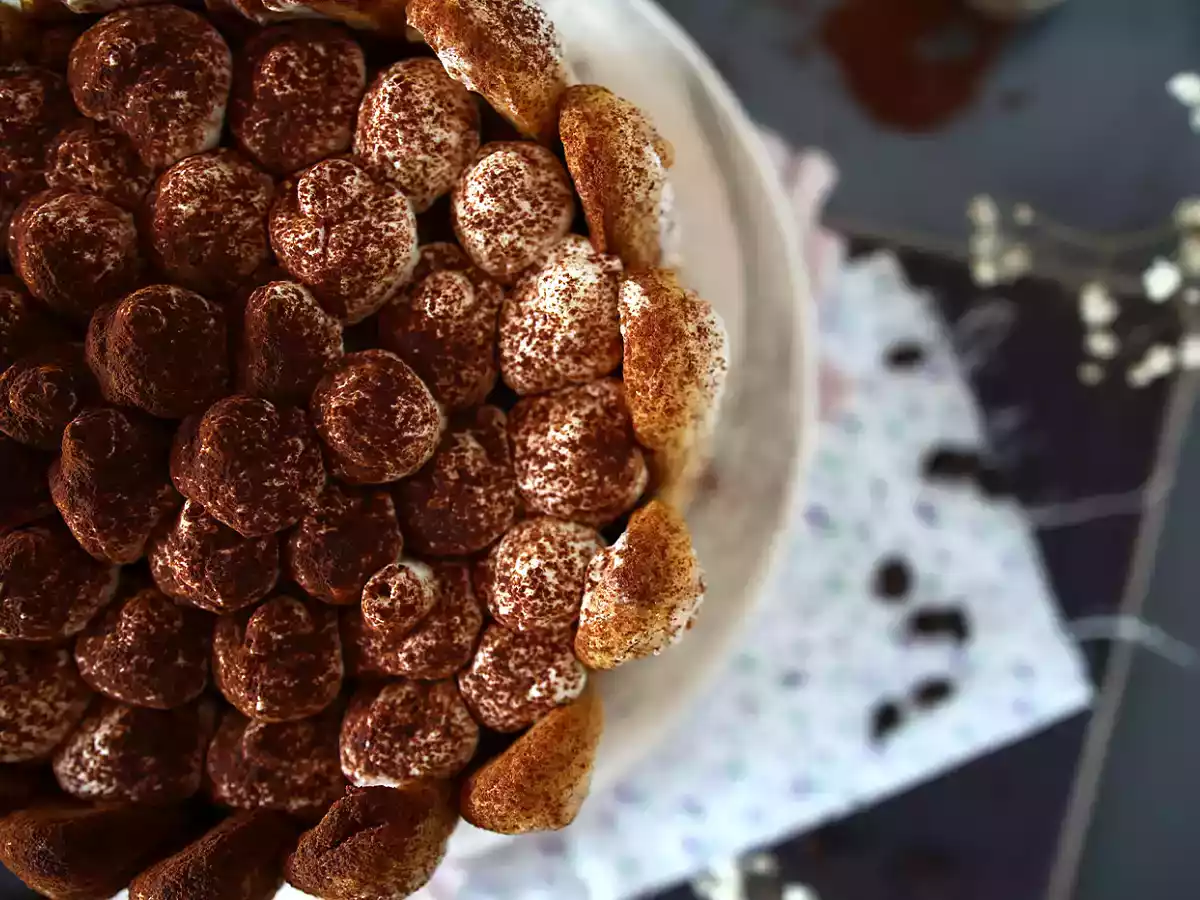 Lahodná charlotte ve stylu tiramisu bez vajec - foto 5